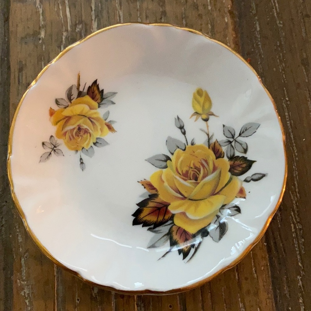 Vintage Royal Windsor Yellow Rose mini dish